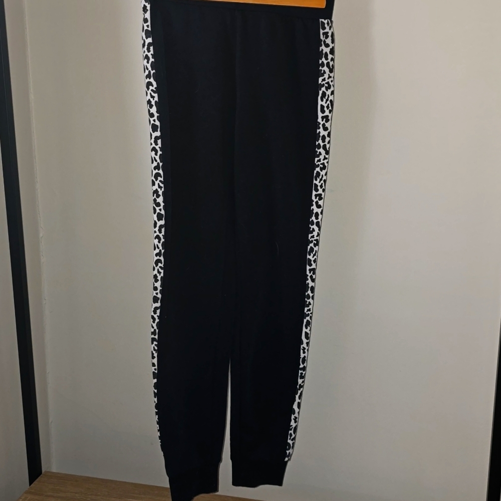 Girls Fuzzy Inside Tights Sweat Pants